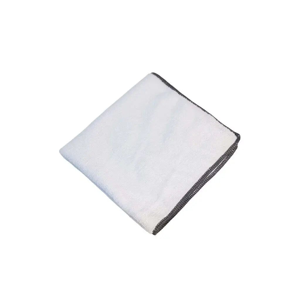 TopGloss CrystalClear Deluxe Waxing Towel. Engineered with ultra-fine 320 GSM microfiber and sized at 40cm x 40cm, this towel offers plush efficiency. Ideal for ceramic coatings, sealant eradication, and that perfect post-wax finish. Ensure a clean cloth for scratch-free use. Hand wash with gentle detergent for the best longevity. Make your car shine like never before!