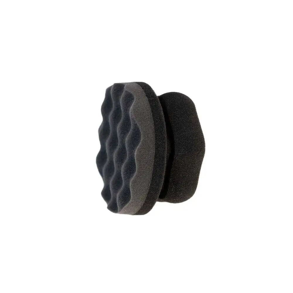 WaveGrip Tyre Dressing Sponge, an innovation in tyre care. With its 10.5cm diameter, 6.5cm height, and alternating black and gray design, it delivers consistent and even tyre dressing application. Crafted with water flow wave patterns and delicate sponge material, it seamlessly contours the tyre structure. The grippable handle adds convenience. Follow our recommendations and warnings to achieve optimal results.