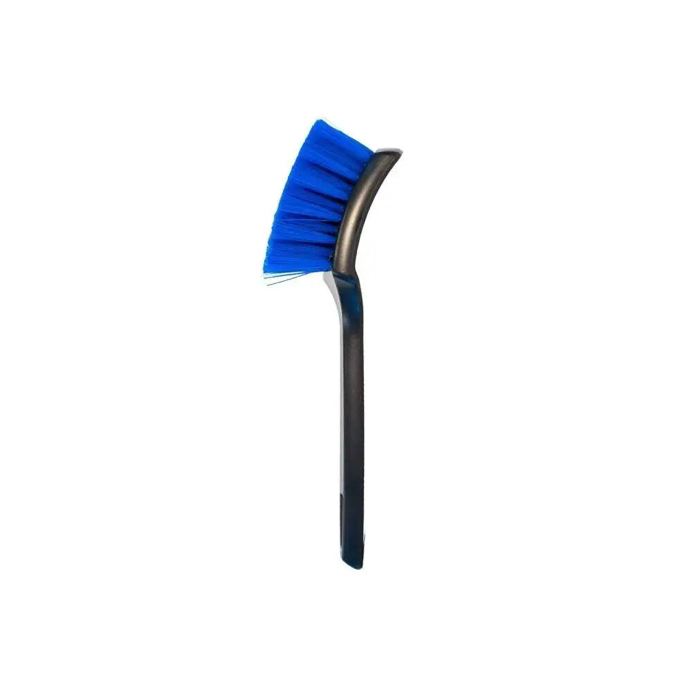 Topgloss BlueStreak Tire Brush, a game-changer for both automotive enthusiasts and beginners. Showcasing a distinctive blue hue, this 21cm x 6.5cm brush features robust PP Bristles engineered to reach into fibers, obliterating persistent stains. Ergonomically designed, its scrubbing power makes dirt on tires, carpets, or floor mats vanish. Follow our use recommendations to achieve the cleanest look ever.